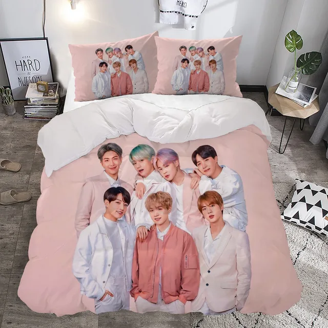 K-Pop Erkek Grubu Temalı Pembe Çift Kişilik Nevresim Takımı