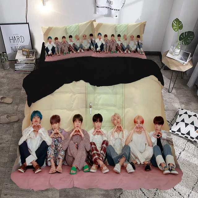 K-Pop Erkek Grubu Temalı Pastel Çift Kişilik Nevresim Takımı