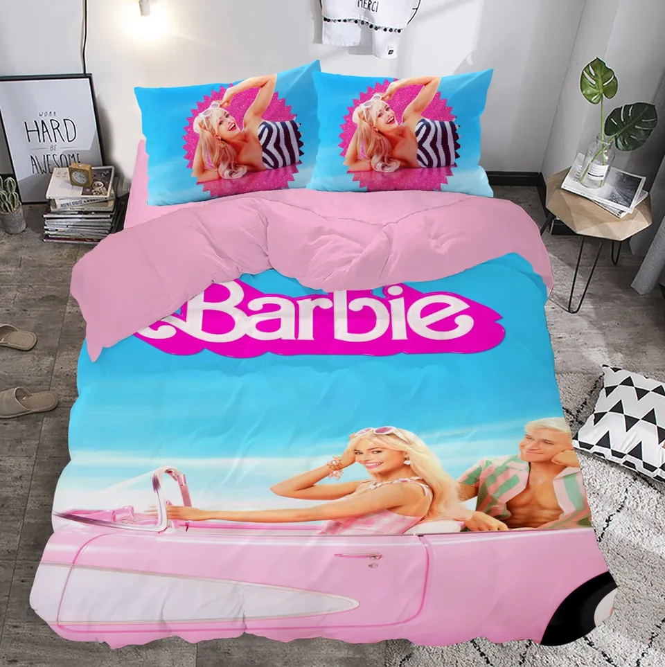 Pembe Arabalı Sarışın Bebek Temalı Çift Kişilik Nevresim Takımı