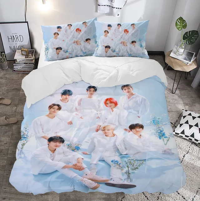 K-Pop Erkek Grubu Temalı Açık Mavi Çift Kişilik Nevresim Takımı