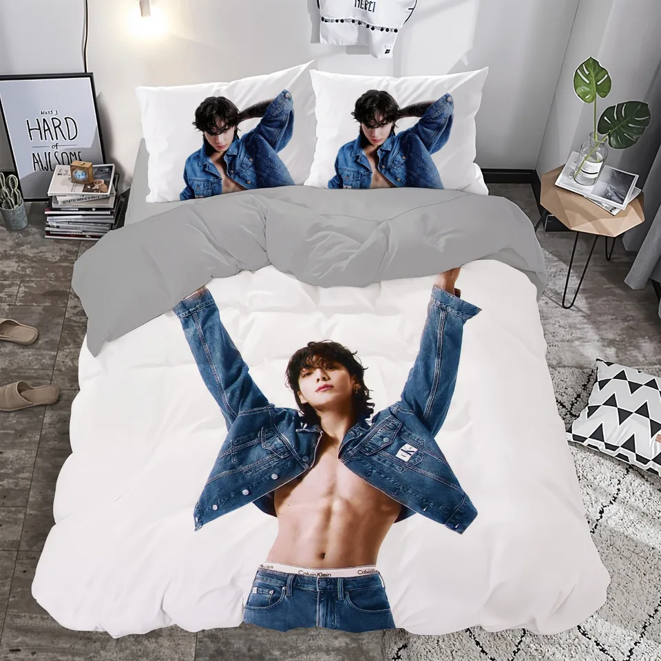 K-Pop Erkek Şarkıcı Temalı Beyaz Çift Kişilik Nevresim Takımı