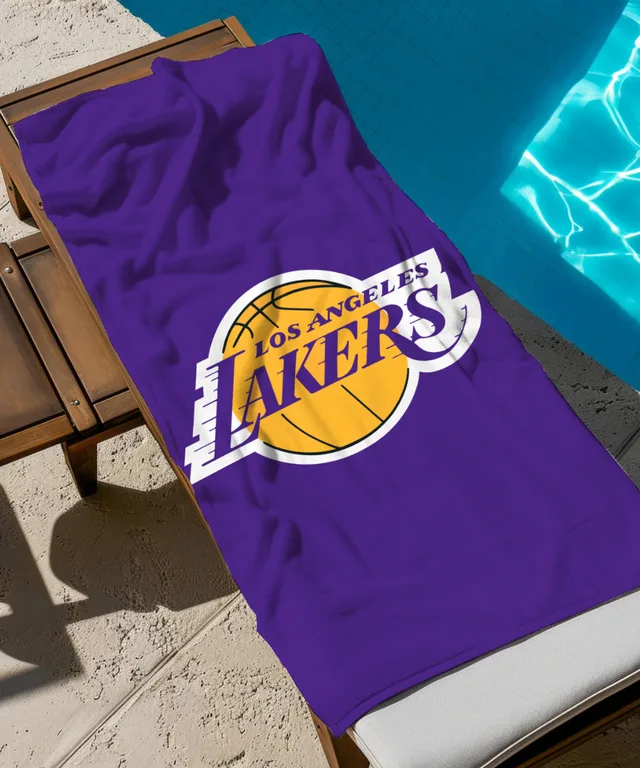 Mor Zeminde Basketbol Takımı Logolu Plaj Havlusu