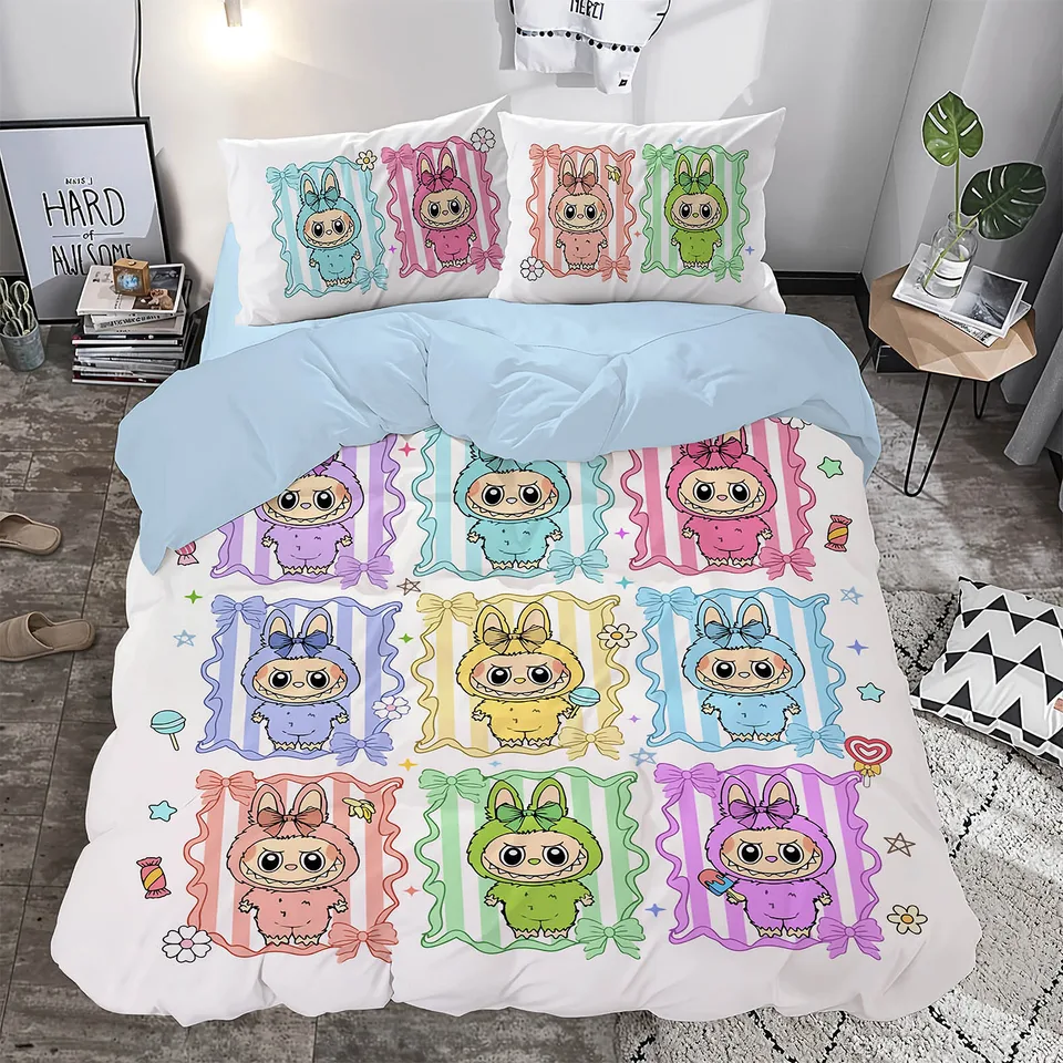 Pastel Çerçeveli Sevimli Peluş Canavarlar Desenli Çift Kişilik Nevresim Takımı