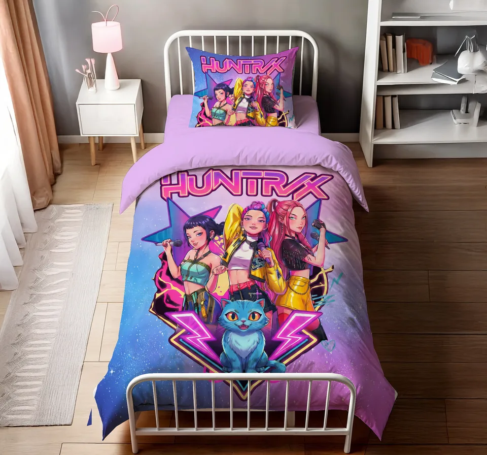 Neon Şimşekli K-Pop Kız Üçlüsü Temalı Tek Kişilik Nevresim Takımı