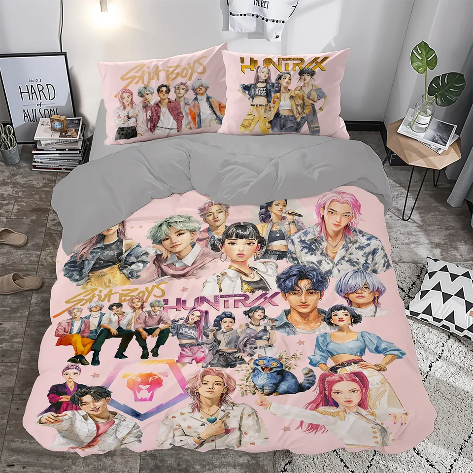 K-Pop Animasyon Grupları Kolajı Temalı Pembe Çift Kişilik Nevresim Takımı